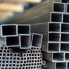 Труба нержавеющая квадратная бесшовная х/д 06Х16Н15М3Б 10х10х1,4 мм ГОСТ 8639-82